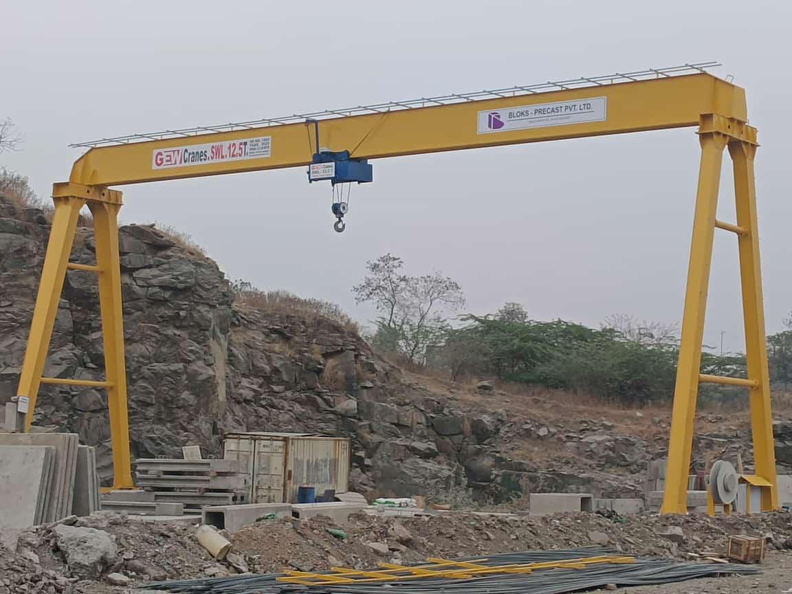 Outdoor goliath for precast yard — Single girder goliath, 12.5 t, Precast, GEW Cranes